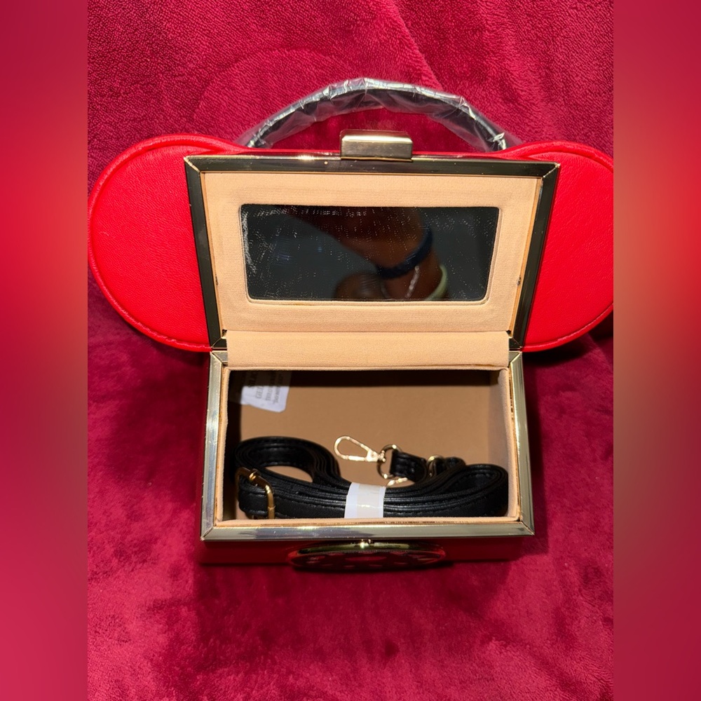 Red Faux Leather Telephone Handbag w/ Detachable strap- NWT - Picture 4 of 4